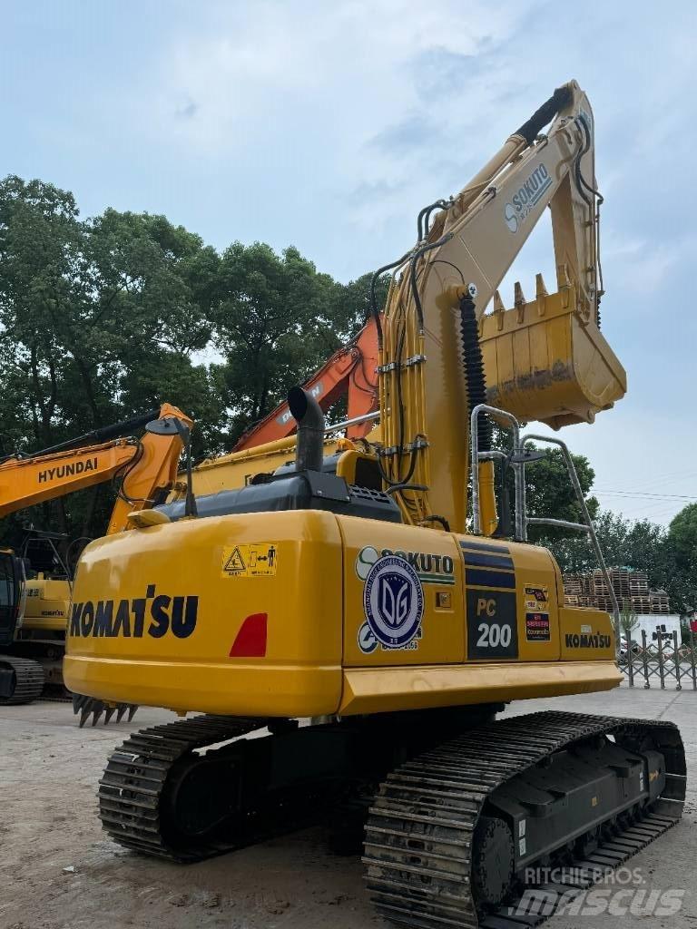 Komatsu PC 200-8 Vikšriniai ekskavatoriai