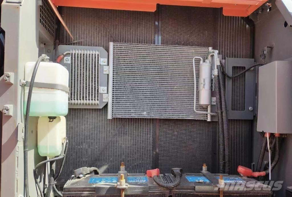 Hitachi ZX 240 Vikšriniai ekskavatoriai