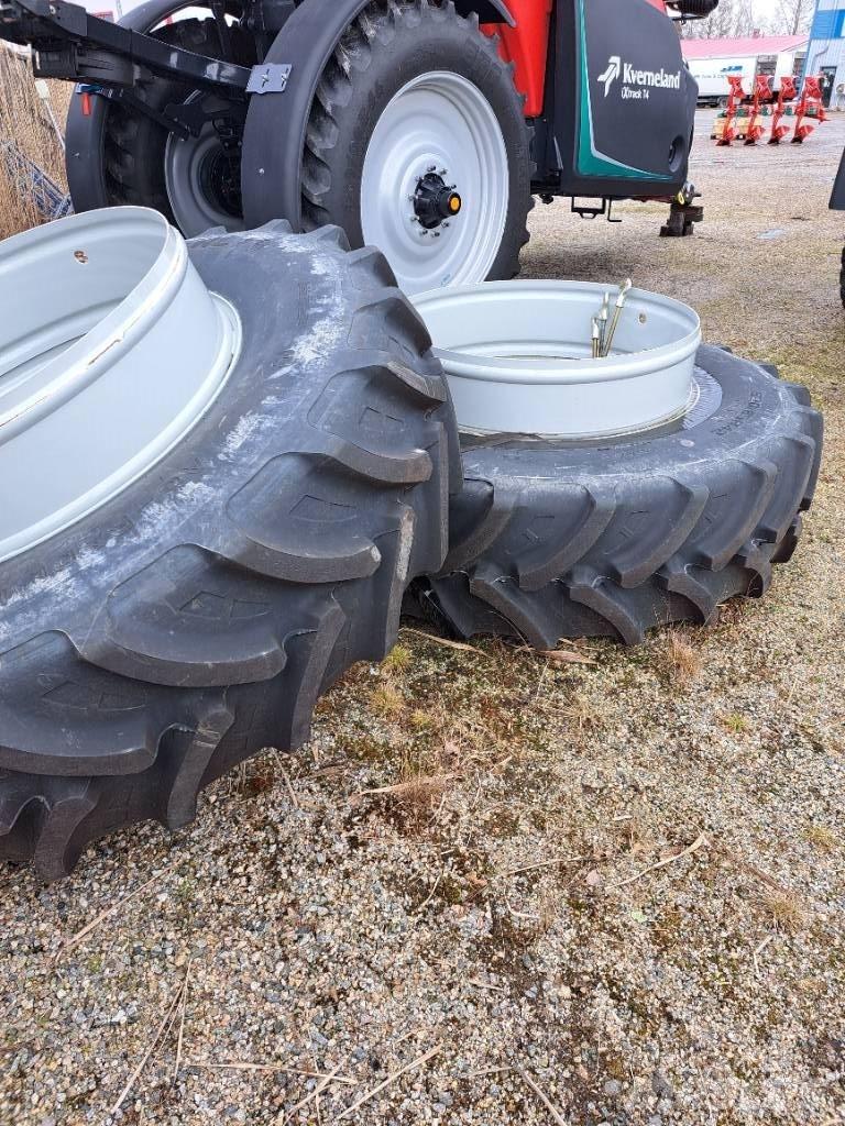  Paripyörät 520/85R42 Padangos, ratai ir ratlankiai