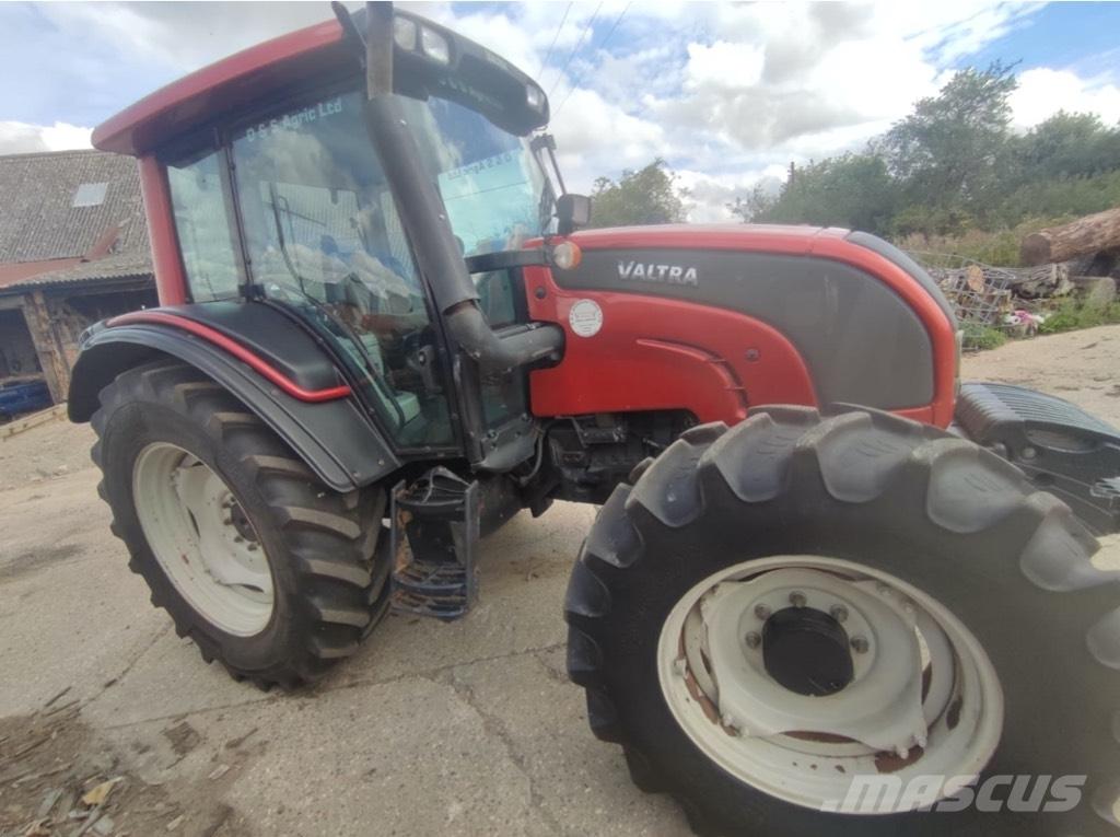 Valtra N 101 Traktoriai