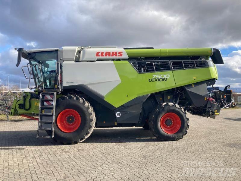 CLAAS LEXION 7500 Derliaus nuėmimo kombainai