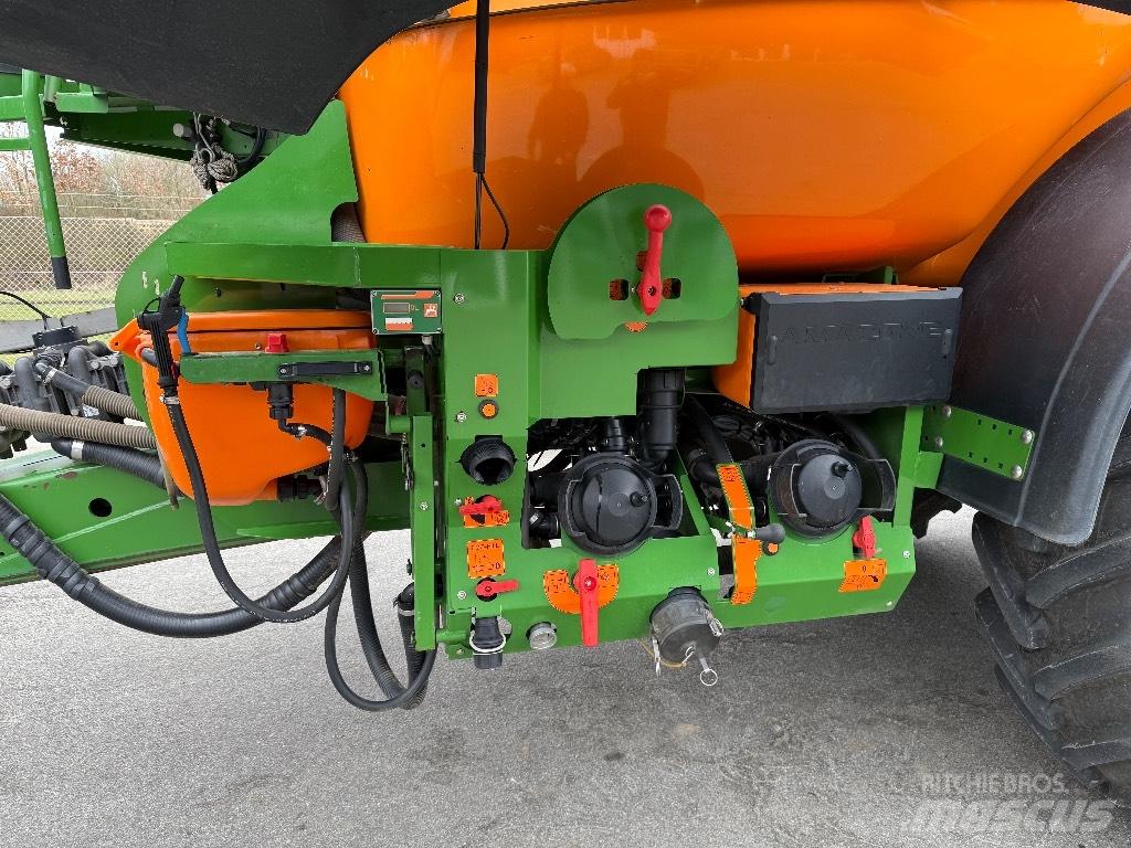 Amazone UX 11200 Prikabinami purkštuvai