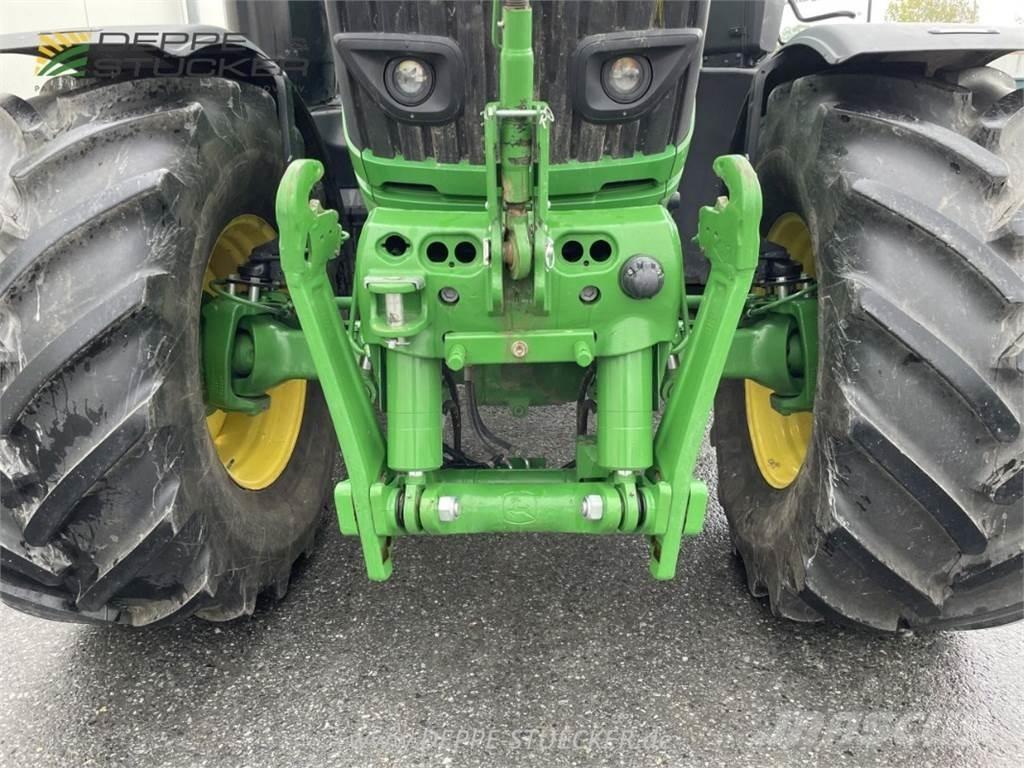 John Deere 6230R Traktoriai