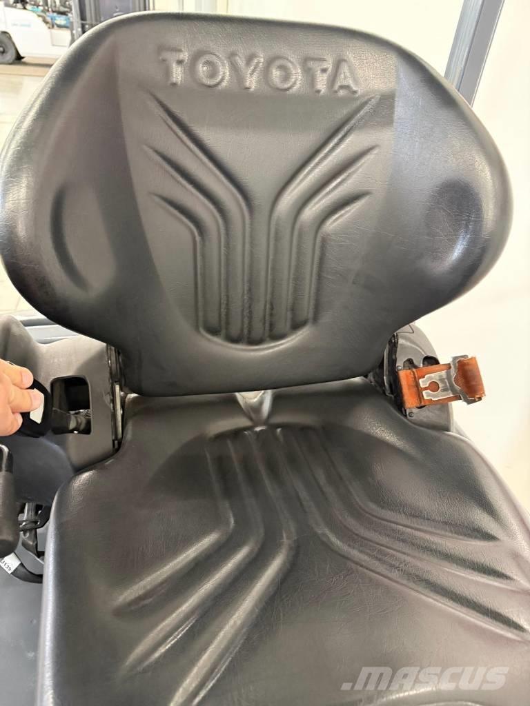 Toyota 11052 - 8FBE16T Elektriniai šakiniai krautuvai