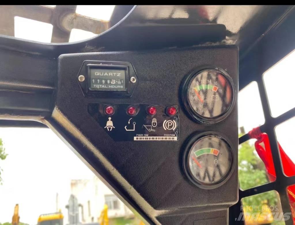 Bobcat S70 Krautuvai su šoniniu pasukimu