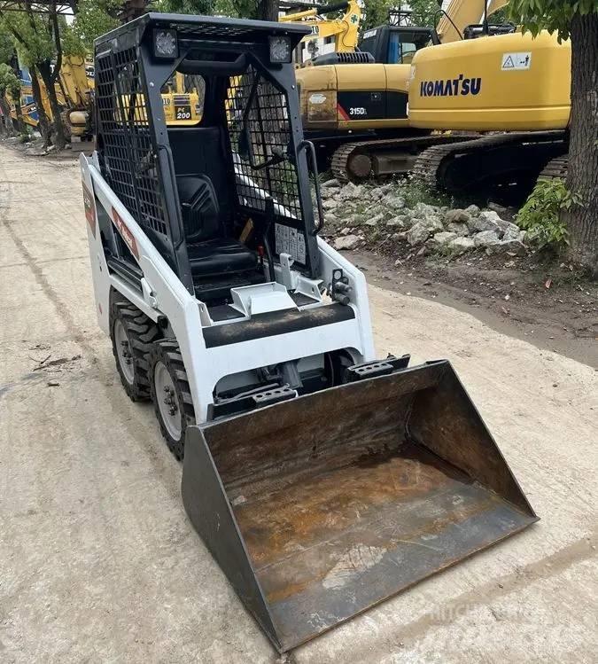 Bobcat S70 Krautuvai su šoniniu pasukimu