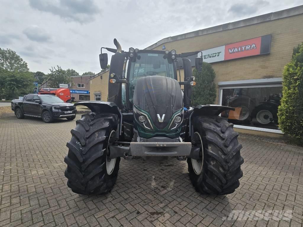Valtra T 174 Traktoriai