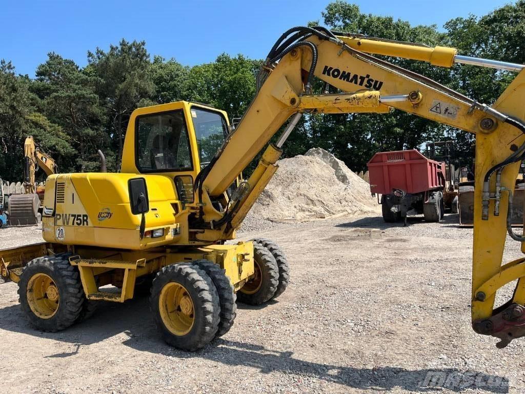 Komatsu PW 75 R Ratiniai ekskavatoriai