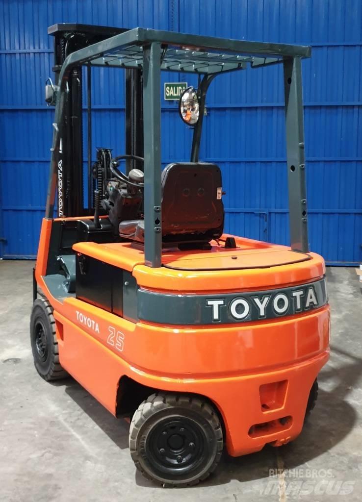 Toyota FBM 25 Elektriniai šakiniai krautuvai