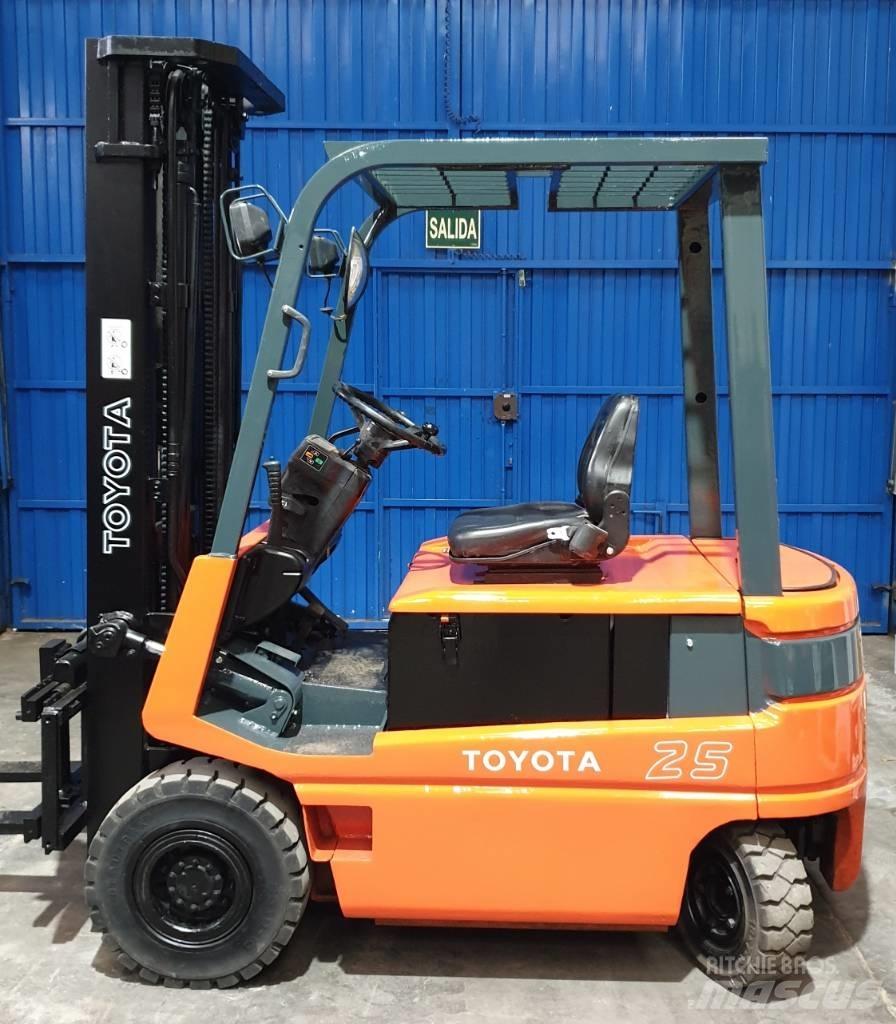 Toyota FBM 25 Elektriniai šakiniai krautuvai