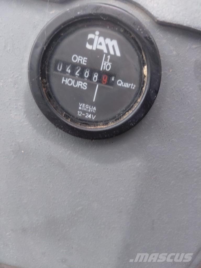 Kramer-allrad 808K Vidutinės galios ekskavatoriai 7-12 t