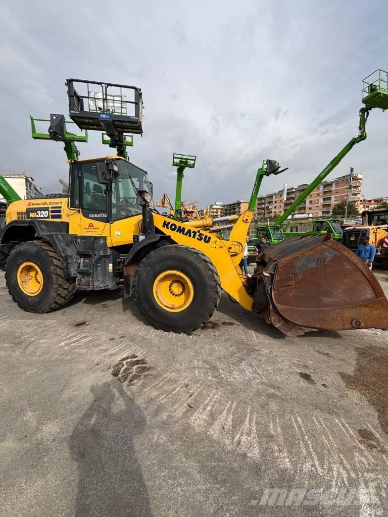 Komatsu WA 320-8 Naudoti ratiniai krautuvai