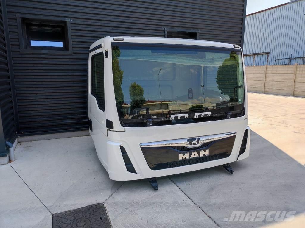 MAN DAY CAB Kabinos ir salonai