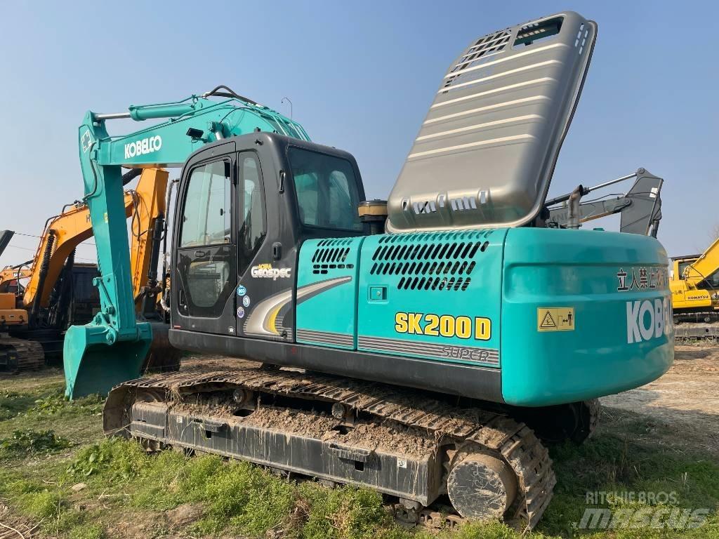 Kobelco SK 200 Vikšriniai ekskavatoriai