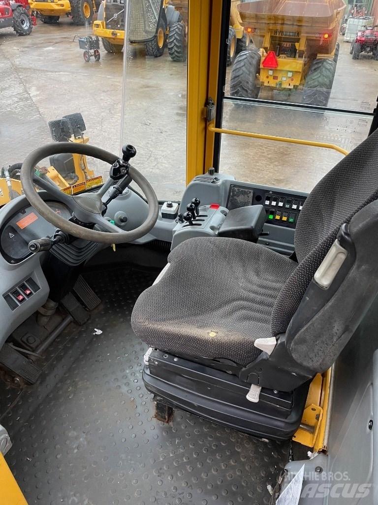 Volvo L60E Naudoti ratiniai krautuvai