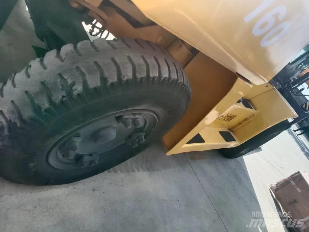 Komatsu FD 160 Dyzeliniai krautuvai