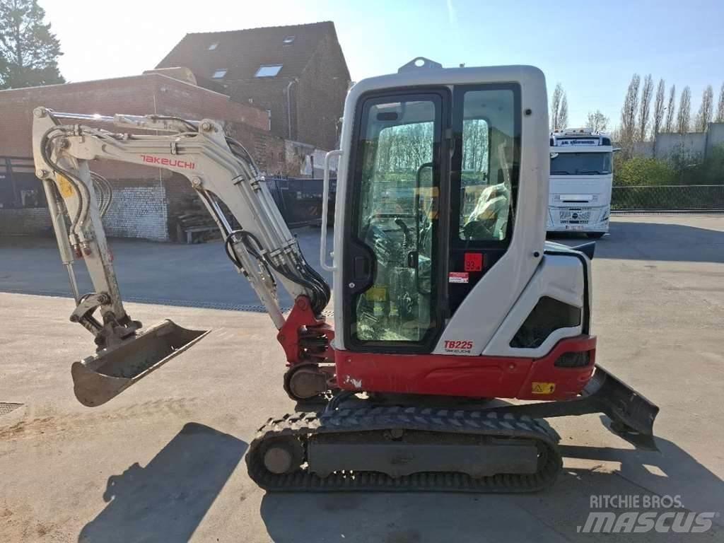 Takeuchi TB225LSA Mini ekskavatoriai < 7 t