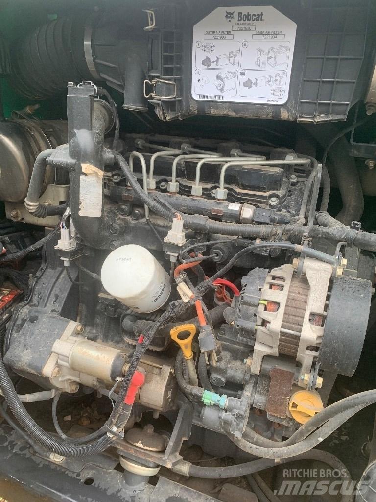 Bobcat T 650 Krautuvai su šoniniu pasukimu