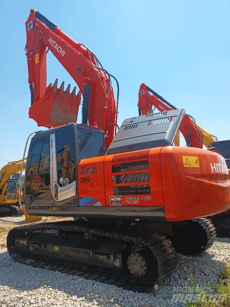 Hitachi ZX 200 Vidutinės galios ekskavatoriai 7-12 t
