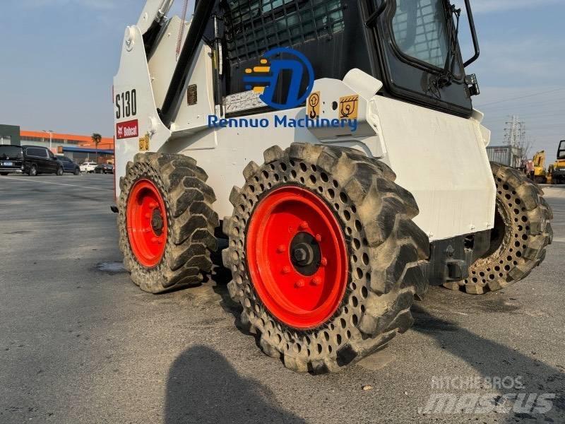 Bobcat S 130 Krautuvai su šoniniu pasukimu