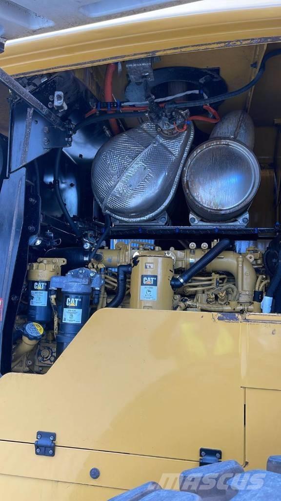 CAT 938M Naudoti ratiniai krautuvai