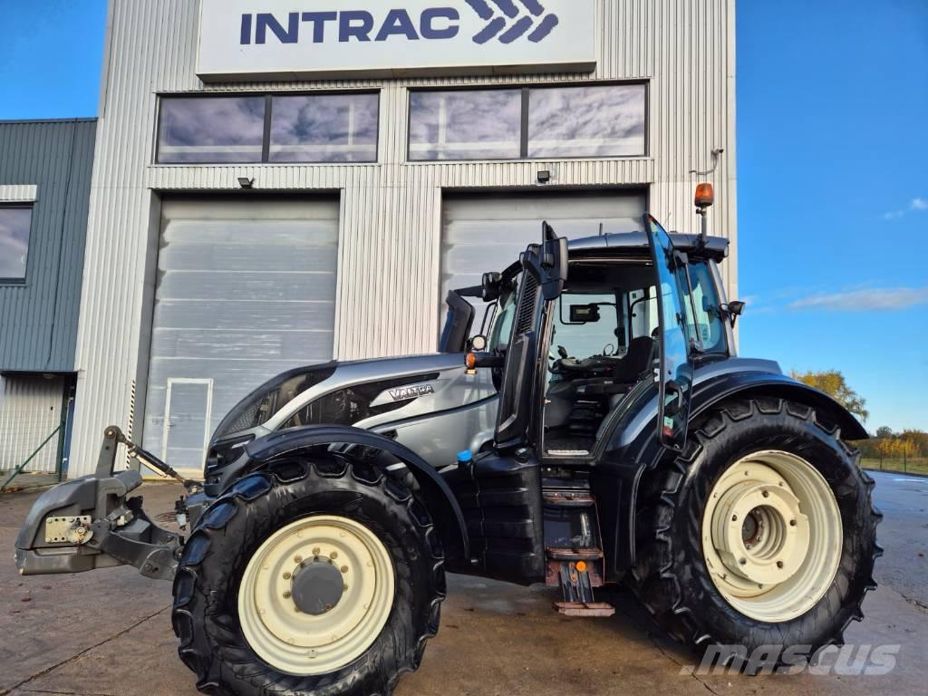 Valtra T 254 Traktoriai