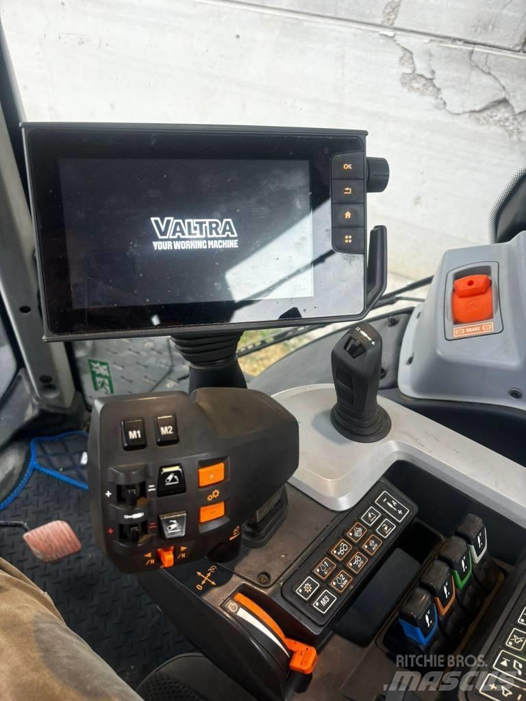 Valtra T 254 V Traktoriai