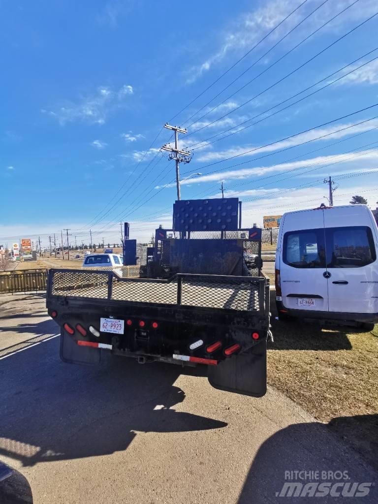 Ford F 550 XLT Platformos/ Pakrovimas iš šono