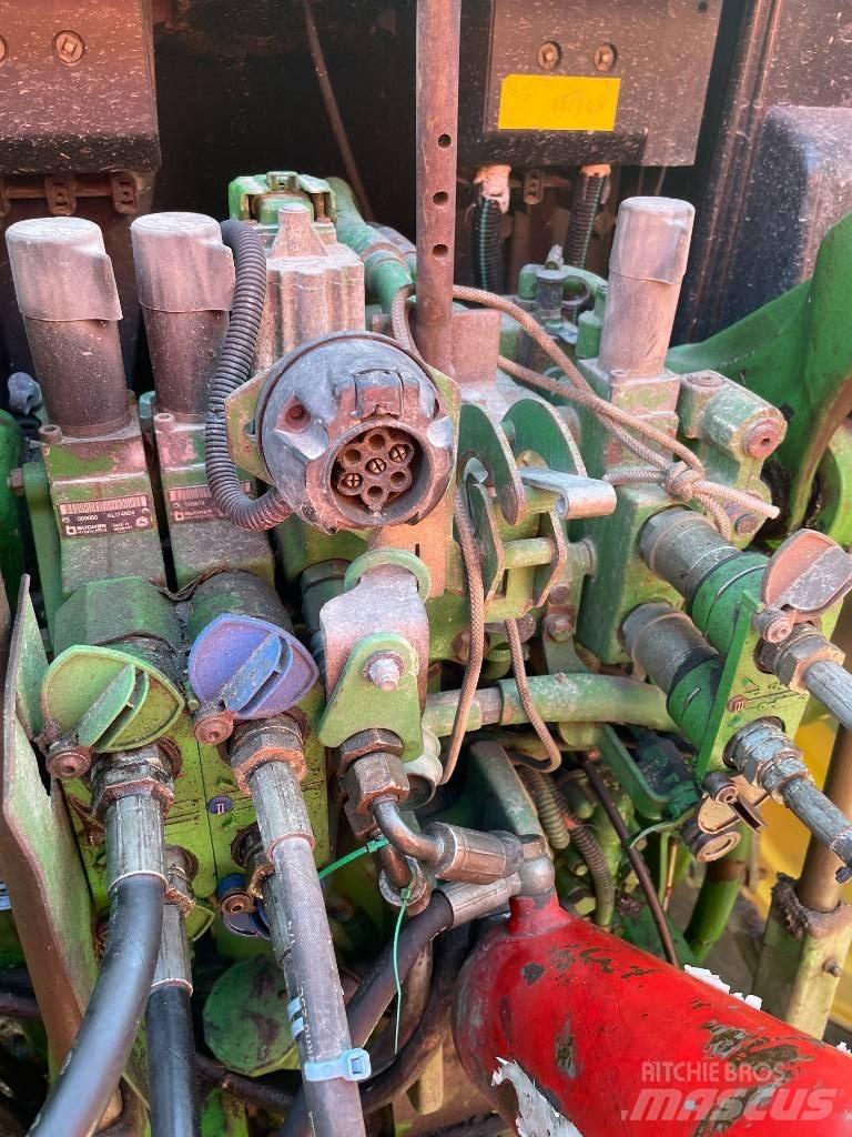 John Deere 6630STD Traktoriai