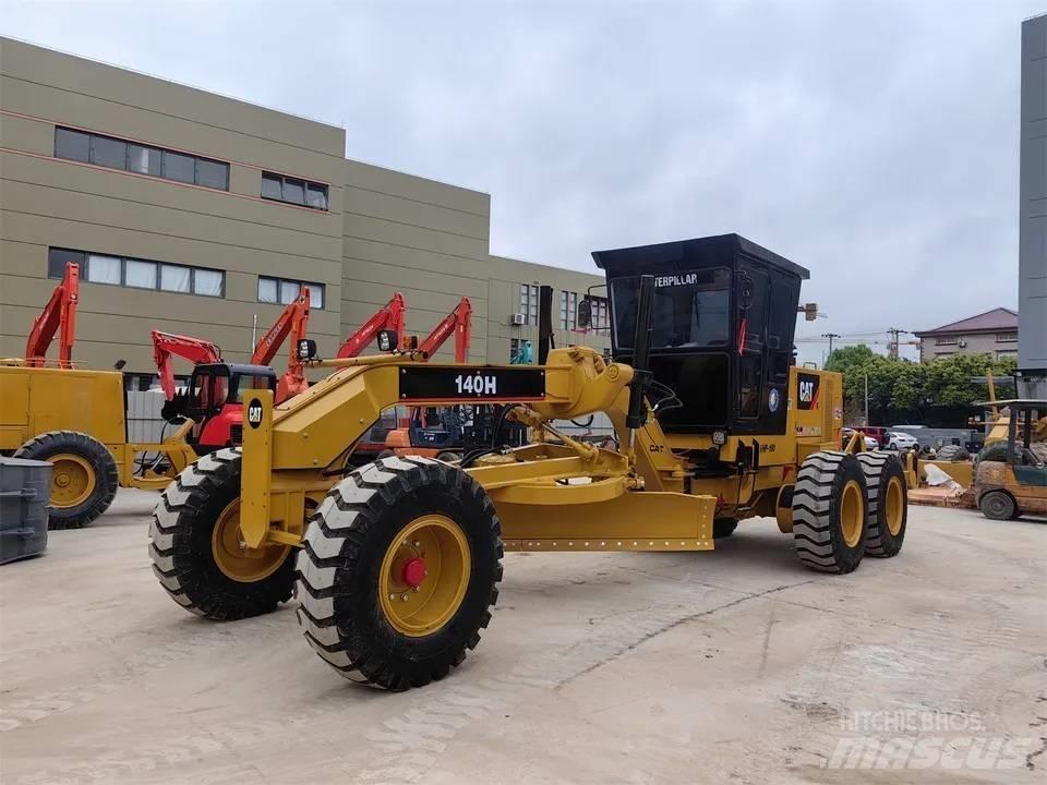 CAT 140 H Greideriai