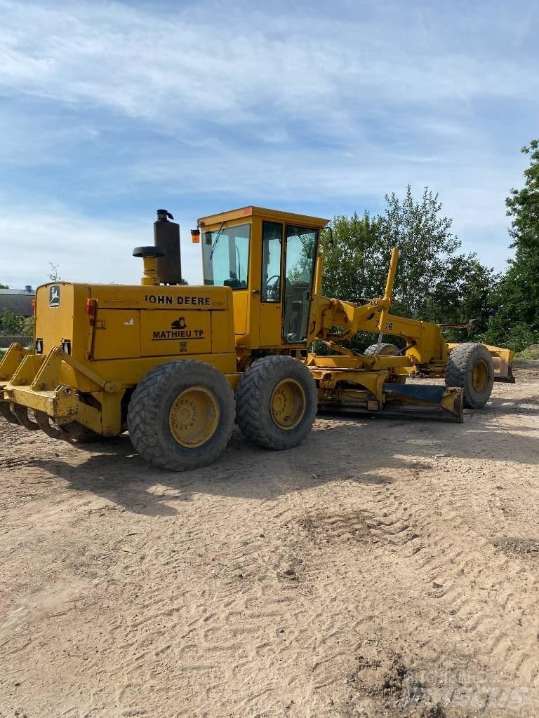 John Deere 770b Greideriai