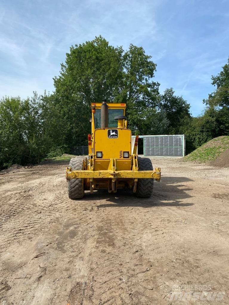John Deere 770b Greideriai