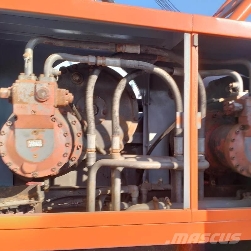 Hitachi KH 150 Vikšriniai kranai