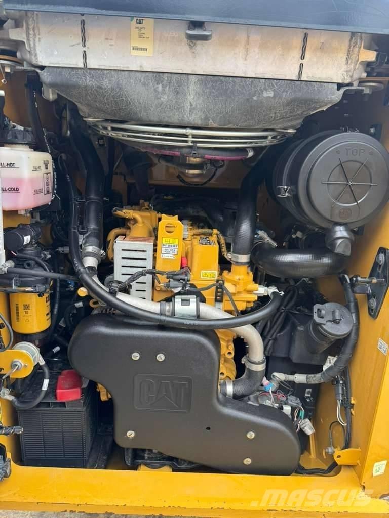 CAT 279 D3 Krautuvai su šoniniu pasukimu