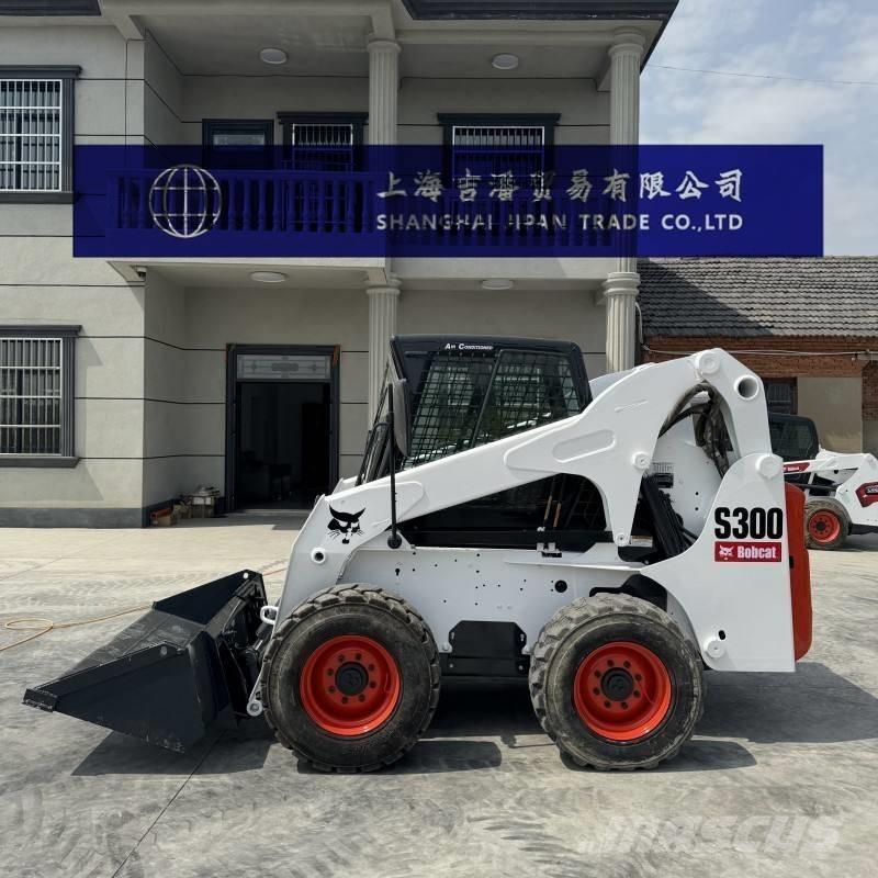 Bobcat S 300 Krautuvai su šoniniu pasukimu