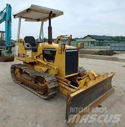 Komatsu D 20 A-6 Vikšriniai buldozeriai