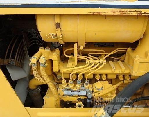 Komatsu D 20 A-6 Vikšriniai buldozeriai
