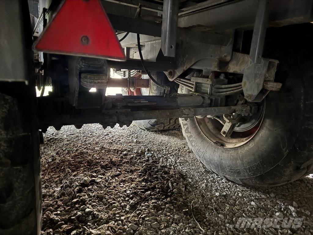 CLAAS Quantum 5800 P Savikrovės priekabos