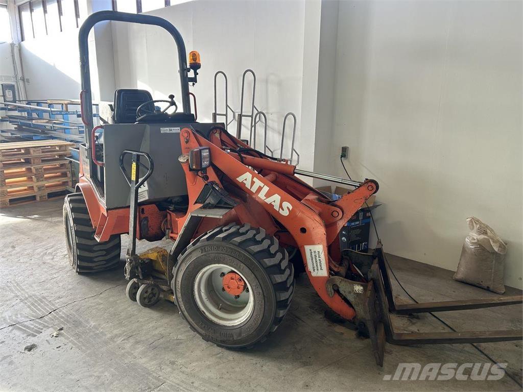 Atlas AR32E Daugiafunkciniai pakrovėjai