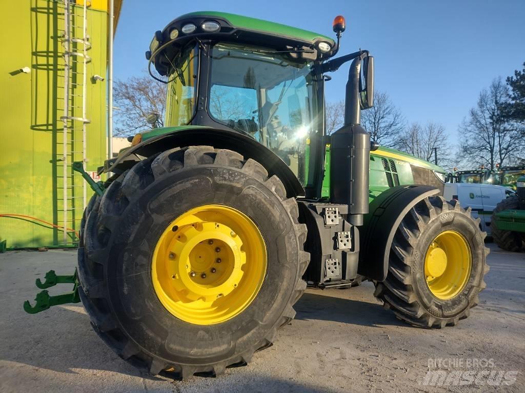 John Deere 7270 R Traktoriai