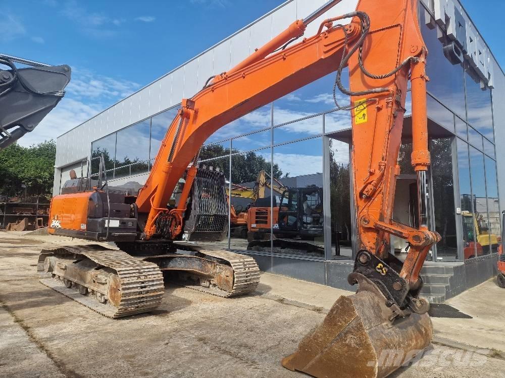 Hitachi ZX300LC-5 Vikšriniai ekskavatoriai