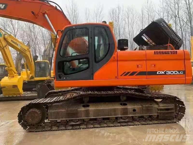 Doosan DX300LC Vikšriniai ekskavatoriai
