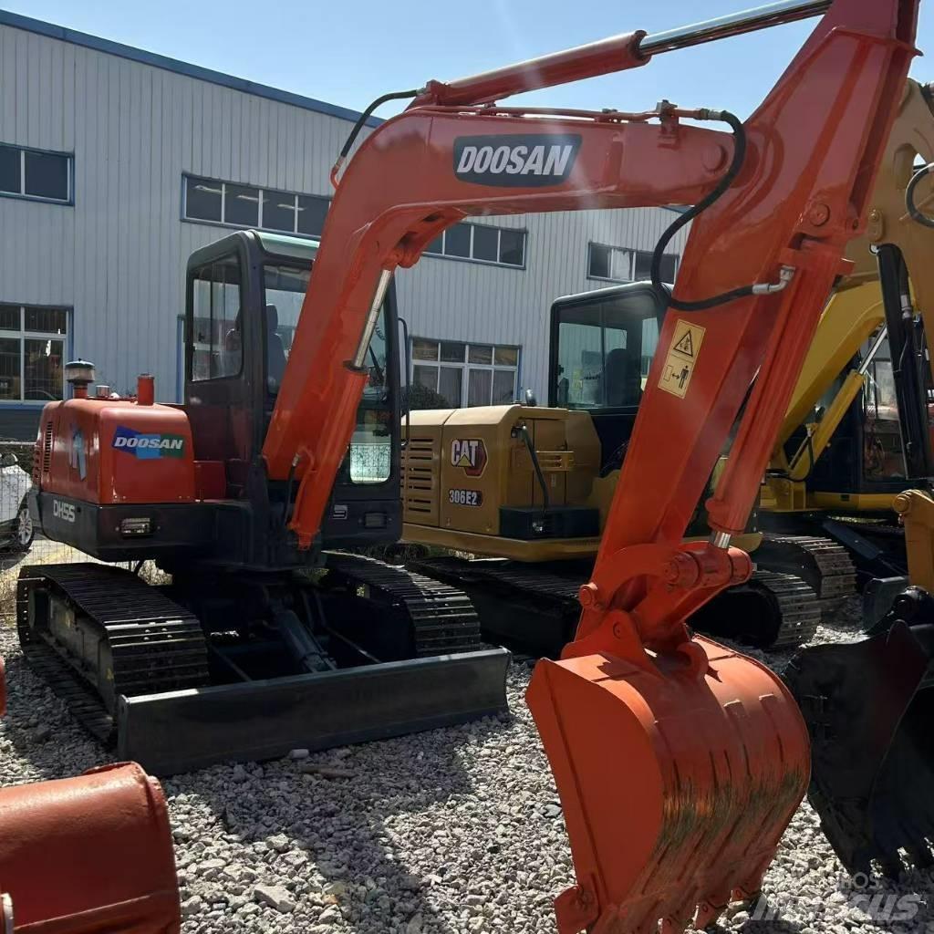 Doosan 55 Vikšriniai ekskavatoriai