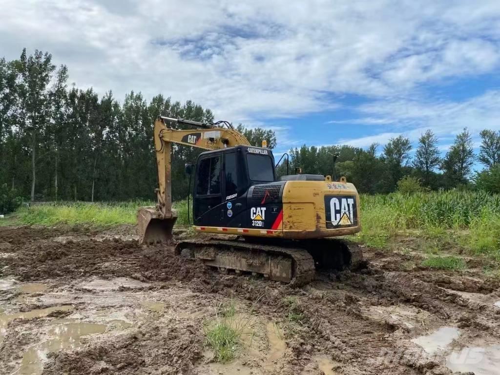CAT 312D Vidutinės galios ekskavatoriai 7-12 t