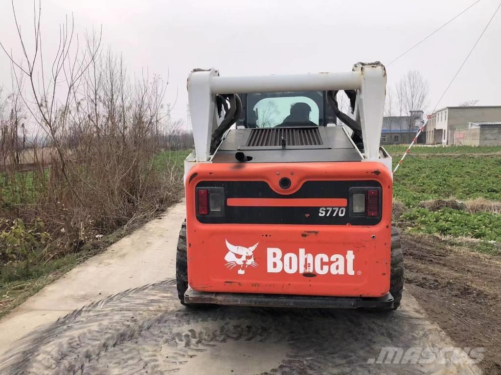 Bobcat T 770 Krautuvai su šoniniu pasukimu