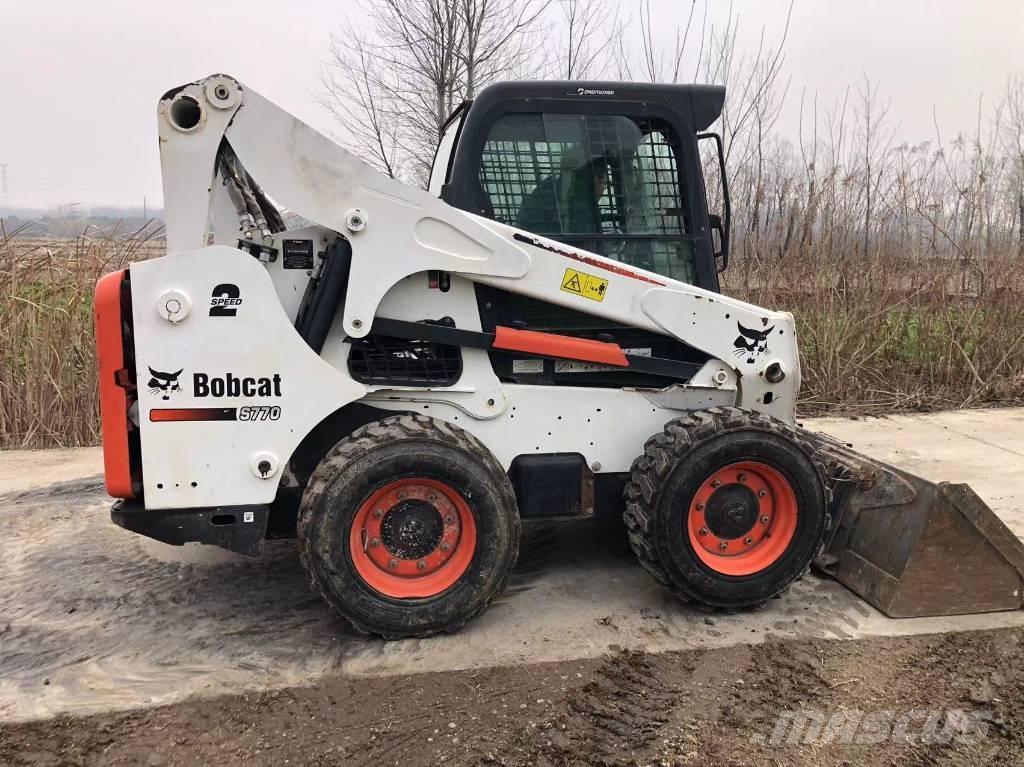 Bobcat T 770 Krautuvai su šoniniu pasukimu