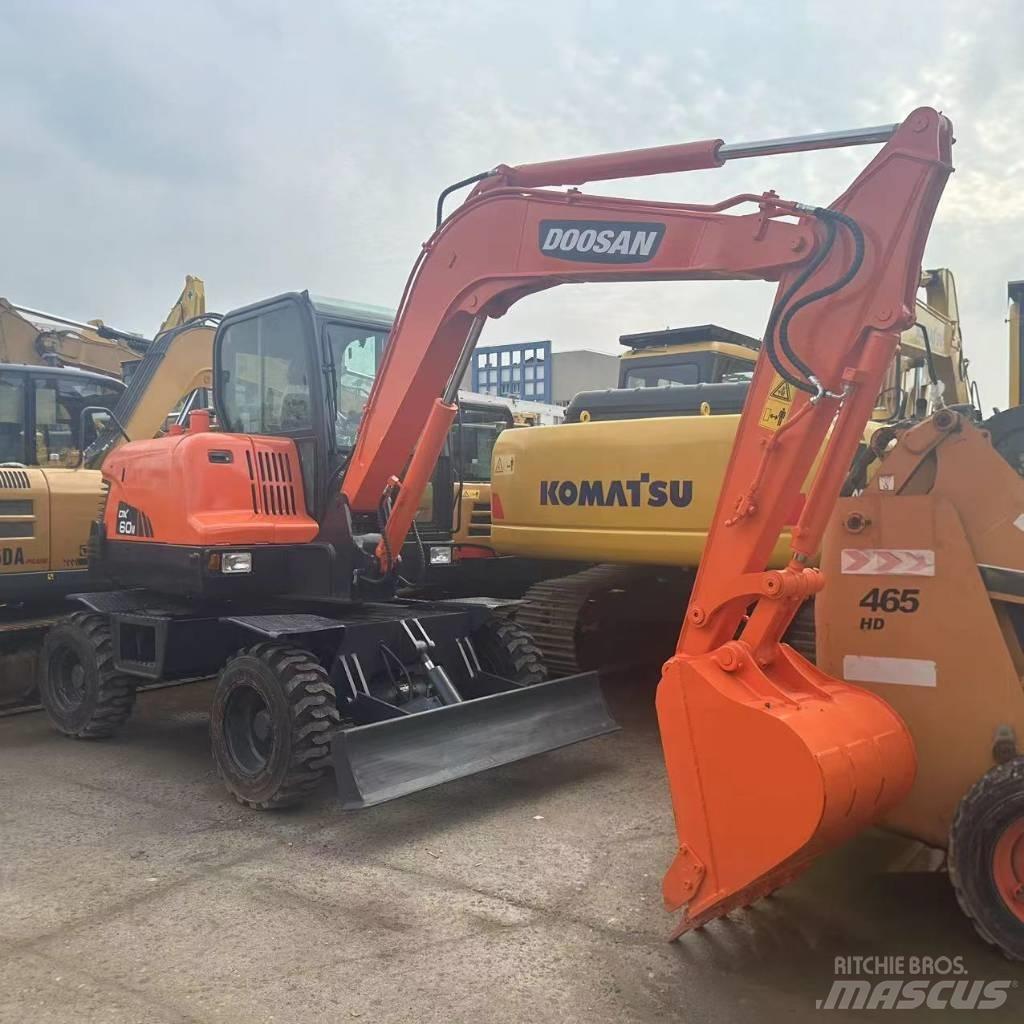 Doosan DX60W Ratiniai ekskavatoriai