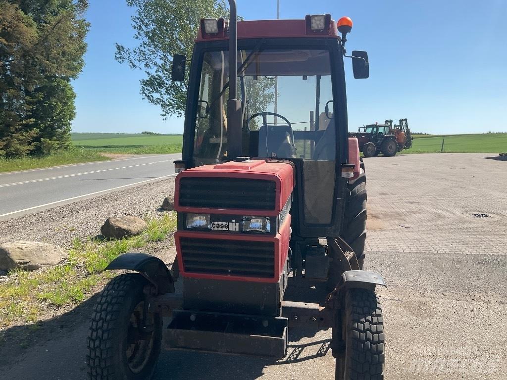 Case IH 685 XL Traktoriai