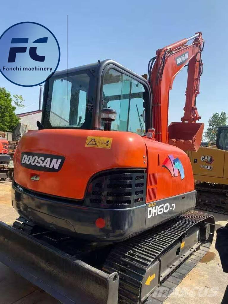 Doosan DH 60-7 Vikšriniai ekskavatoriai