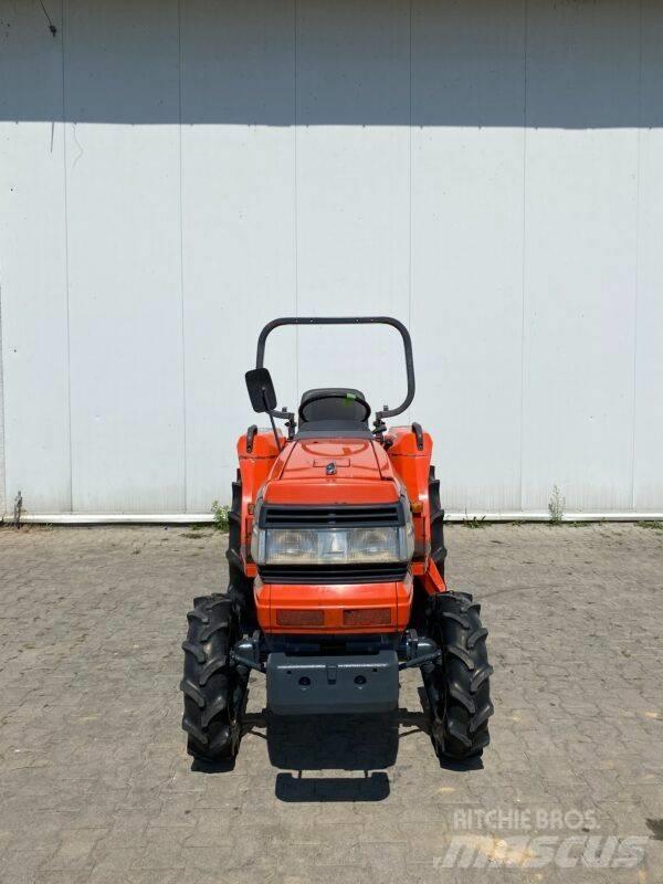 Kubota GL 221 Naudoti kompaktiški traktoriai